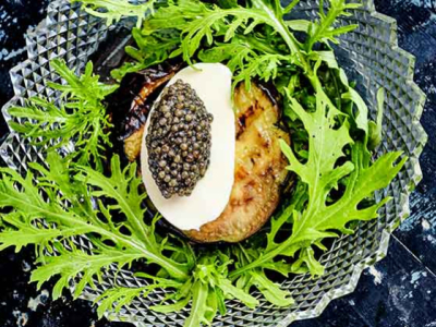 Recette de caviar Osciètre Prunier, burrata crémeuse et aubergine rôtie