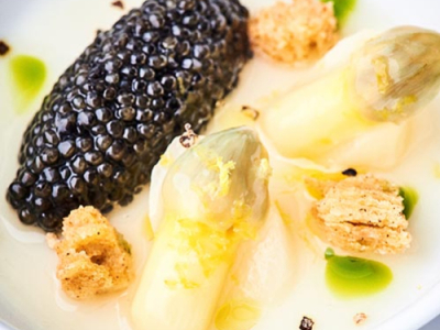 Recette Asperges blanches des Landes en blanc-manger au caviar 
