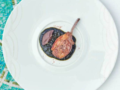 Côtes d'agneau, coulis au pilé de shiso vert et anchoïade par Yannick Alléno 